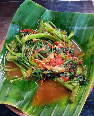 WAROENG RAJA SAMBAL