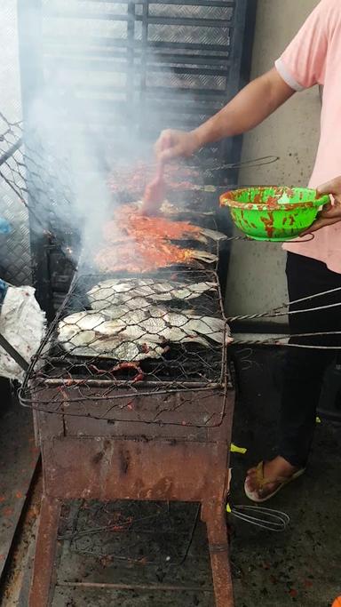 IKAN BAKAR BU TRES