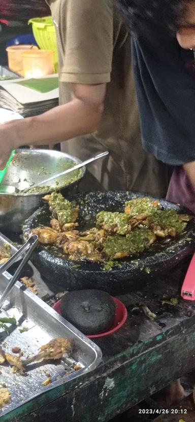 AYAM GEPREK CABE HIJAU BG NAHLIZAR