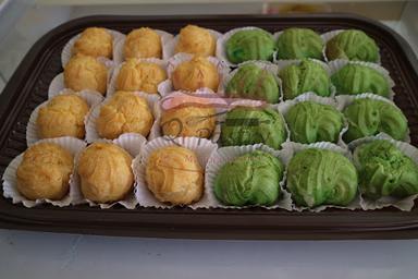 QI PASTRY PADANG