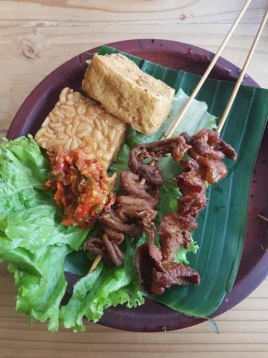 AYAM PENYET CABE IJO CIAMIK