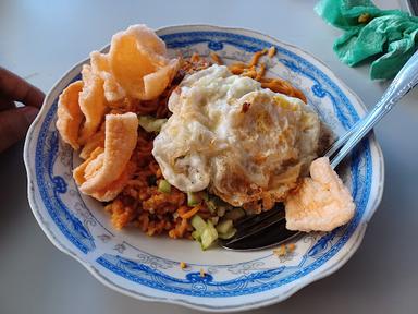 NASI GORENG DAN NASI UDUK SEBERANG SPBU