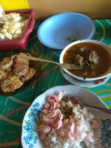 SOP TULANG DAN STENGKEL SAPI MANGUNSANGKORO