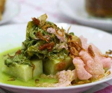 KATUPEK GULAI KAPAU BUK ITA