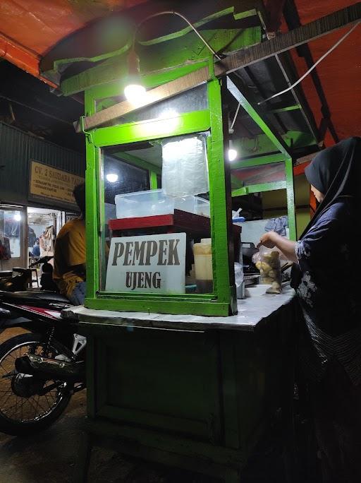 PEMPEK UJENG