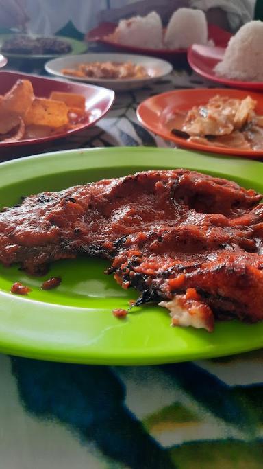 PONDOK IKAN BAKAR AIR TAWAR