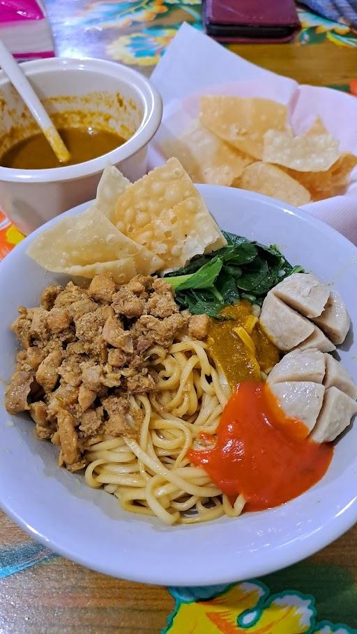 WARUNG MIE AYAM RAYYAN TAMSIS