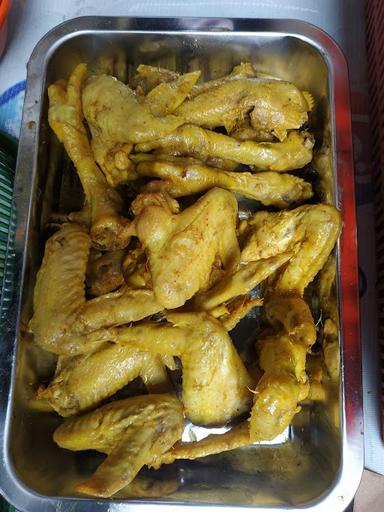 AYAM GORENG IBU RINO