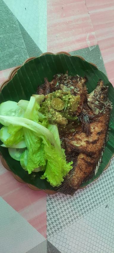 AYAM JAGO PENYET SAMBAL IJO