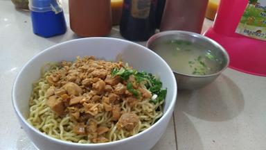 BAKMI ATHAU