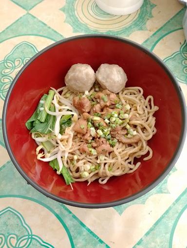 BAKMIE KANGKUNG QIQI