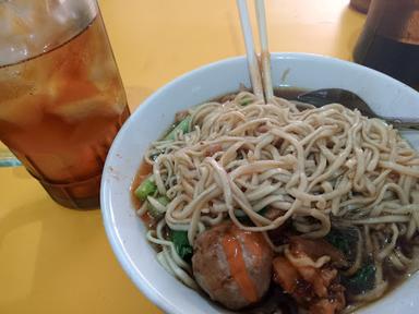 ROJO BAKSO 1