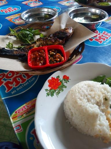 IKAN BAKAR WADUK WADASLINTANG