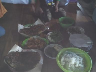 WARUNG KANGGO RIKO