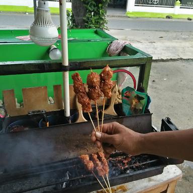 UQROK BAKSO BAKAR