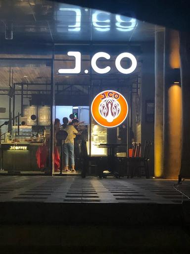 J.CO DONUTS & COFFEE - FORESTA