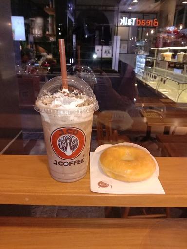 J.CO DONUTS & COFFEE - FORESTA