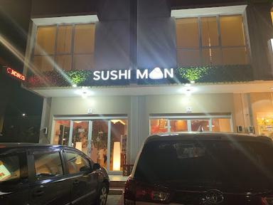 SUSHI MAN ROBATAYAKI