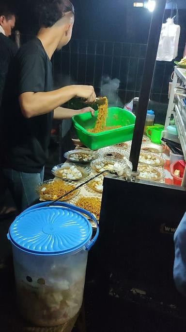 KETOPRAK INDOMIE MBAK RIN