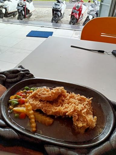 ROCKET CHICKEN PAGUYANGAN