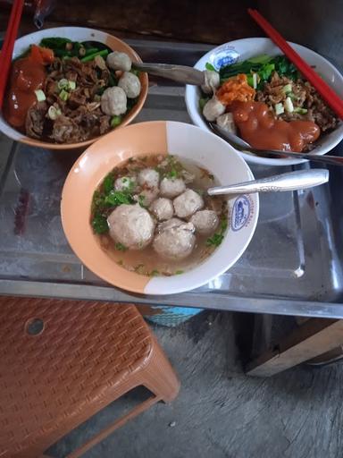 WARUNG BAKSO BU SARMILAH