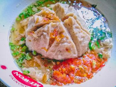 WARUNG PENGKOLAN - BAKSO & MIE AYAM