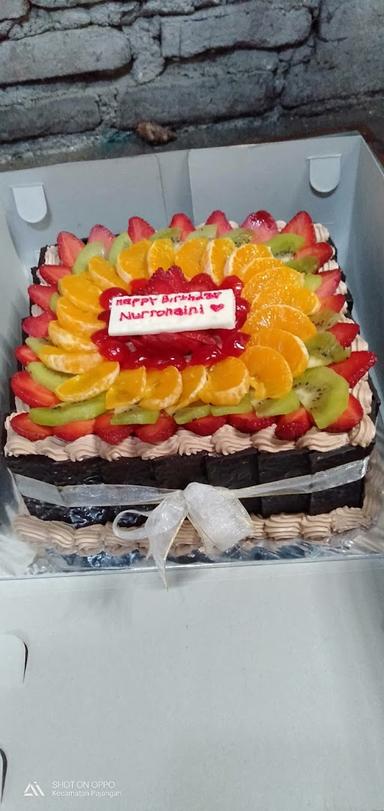 JOSSIE CAKE KUE ULTAH BANTUL