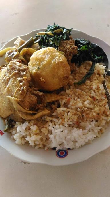 PONDOK MAKAN AURA MINANG