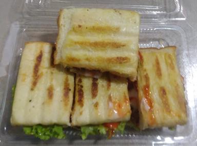 ROTI BAKAR & BURGER