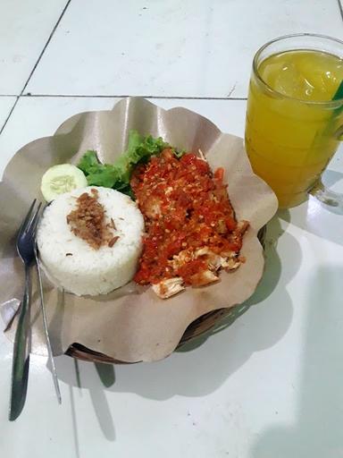 AYAM GEPREK SOEROBOJO