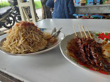 LONTONG BALAP PAK MAN