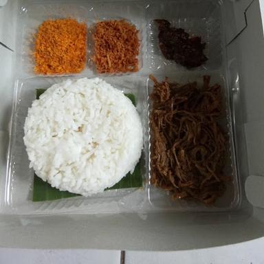 WAROENG MASAKAN KHAS MADURA