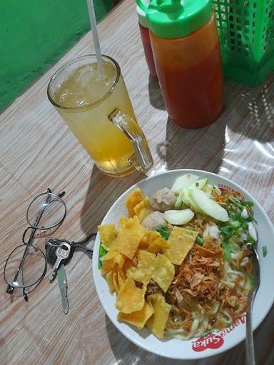 WARUNG MIE DAN BAKSO PAK SUKRI