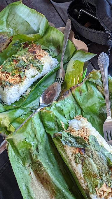 NASI BAKAR DAN PECEL LELE DUA PUTRA