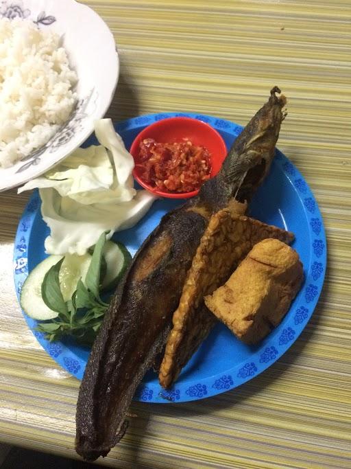 PECEL LELE KURNIA