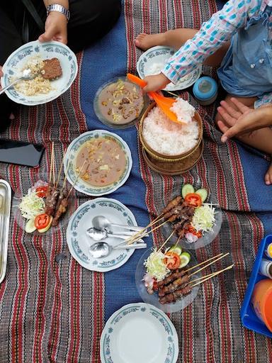 SATE KAMBING PAK AGUS JULEHA KALIURANG