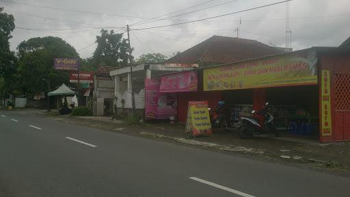 SOTO DAGING SAPI/AYAM DAN NASI RAMES