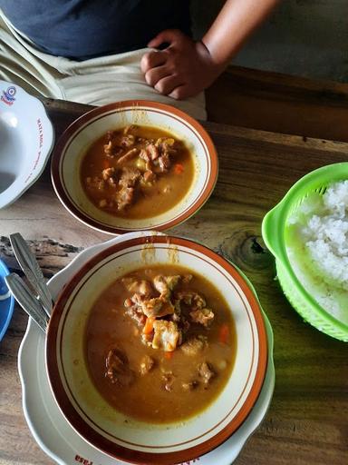 TONGSENG DAN SATE KAMBING PAK KEMBAR