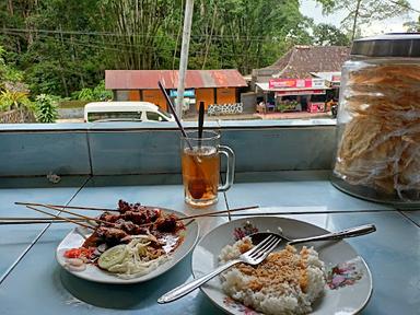 WARUNG MAKAN TERMINAL PERUT BU SUKIRAN ( SATE PLAYBOY PAK GO )