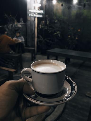 WARUNG KOPI PAK GOMBLOH