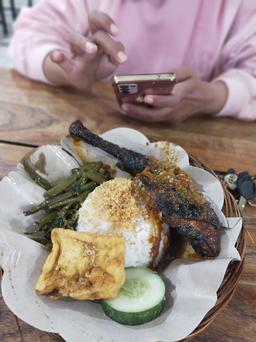 Photo's Ayam Goreng Nelongso - Pakis