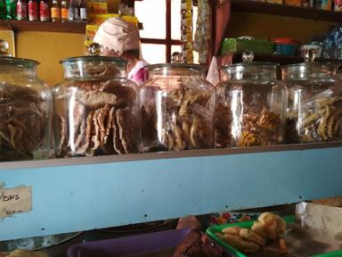 WARUNG MAKAN MBOK TEGUH