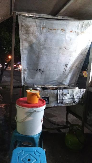 MARTABAK DAN TERANG BULAN