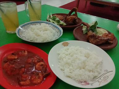 WARUNG MUSTIKA LALAPAN DAN SEAFOOD