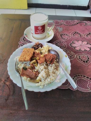 WARUNG NASI & ANEKA MINUMAN PAK HADI