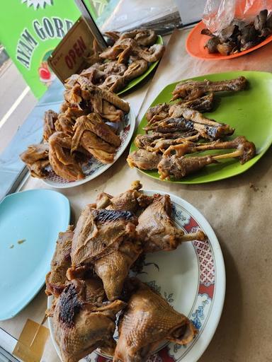 AYAM GORENG KAMPUNG MBAK UUK