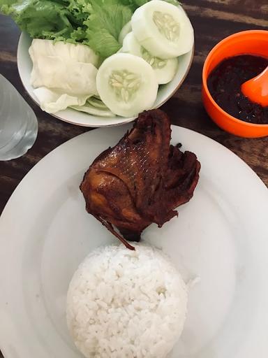 AYAM GORENG MINA RASA