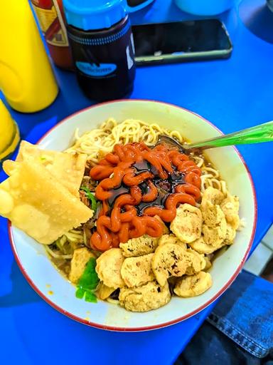 MIE AYAM & BAKSO CAK IWAN