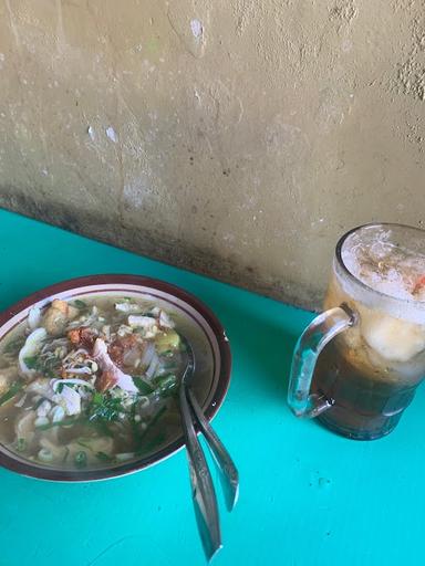 SOTO DAN BAKSO KEMBAR RASA