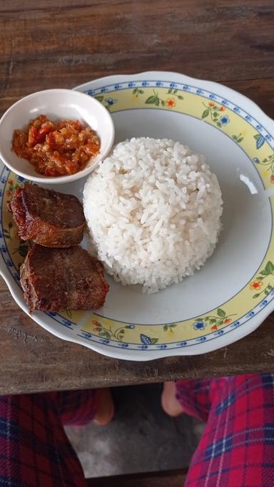 WARUNG EMPAL BU WARNO